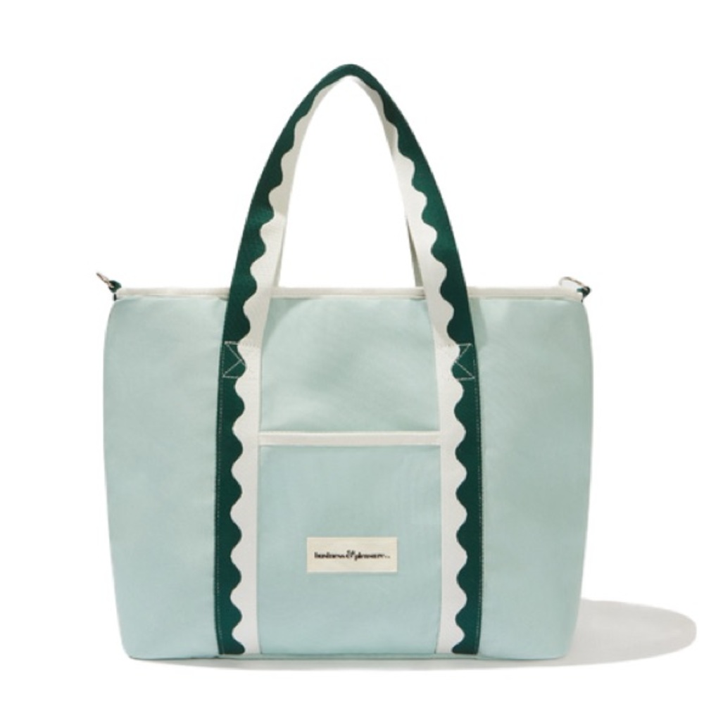 Business & Pleasure Co The Holiday Cooler Tote Bag in Green Beach Cooler Bag